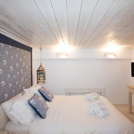 أورنوس Blue, White And Grey Suites المظهر الخارجي الصورة