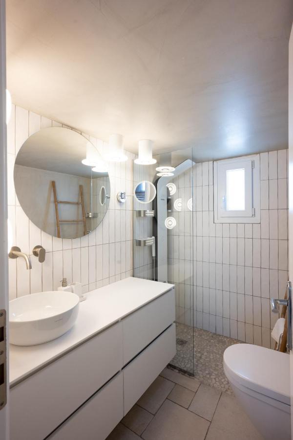 أورنوس Blue, White And Grey Suites المظهر الخارجي الصورة